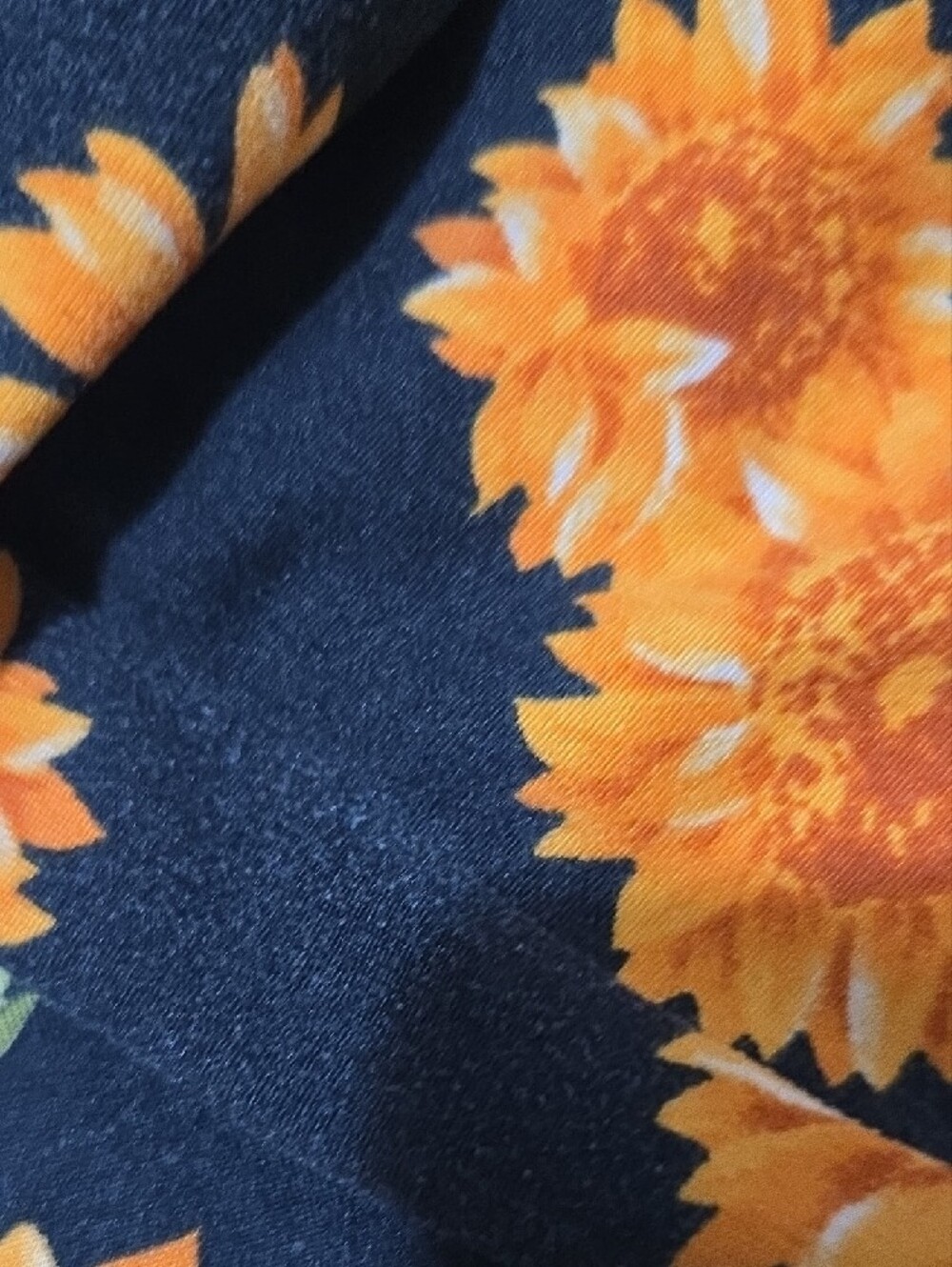 Koolaburra Two Piece Pajama Set Sunflowers Black Loungewear Size Small - Picture 10 of 10